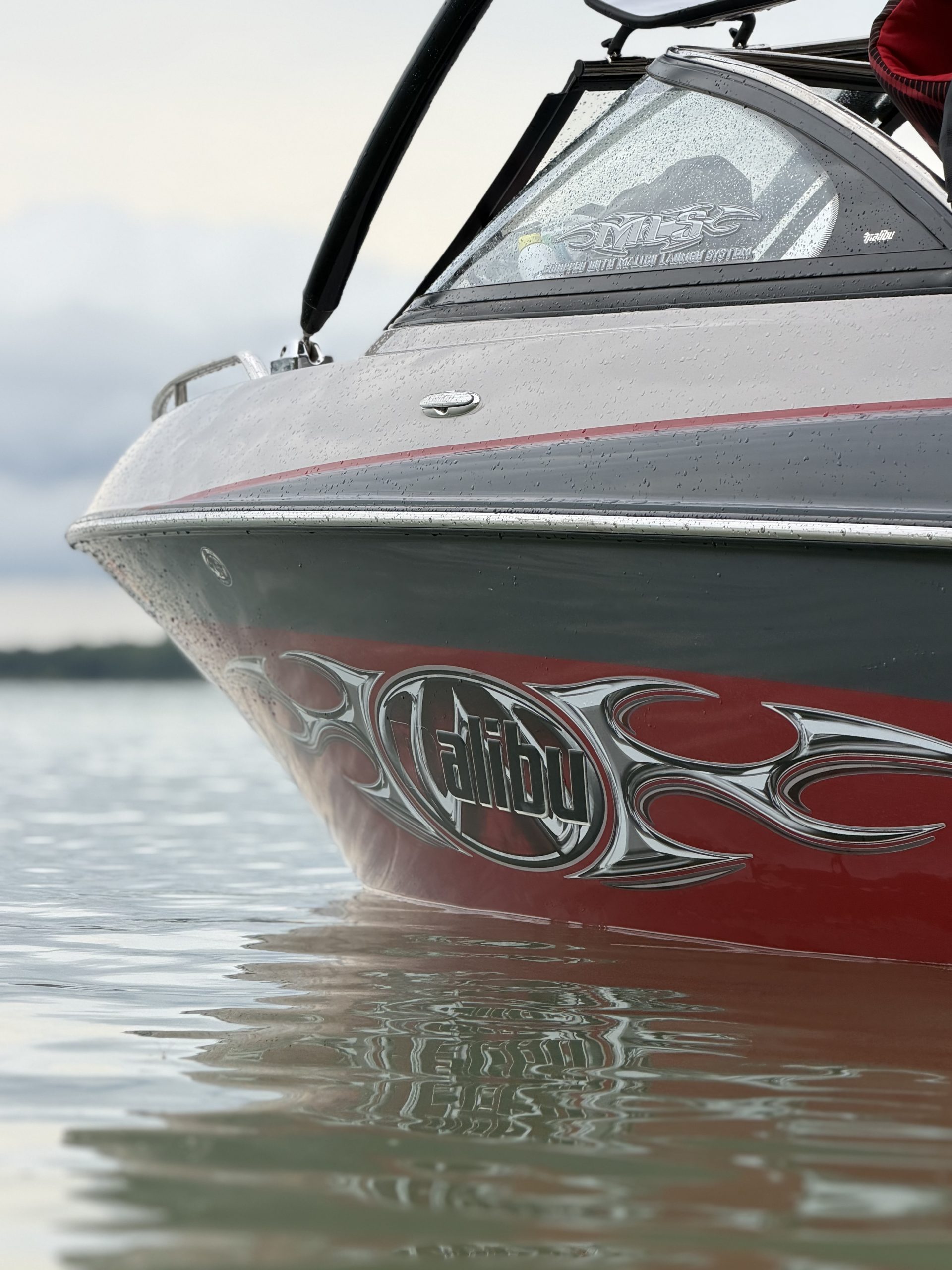 2005 Malibu Wakesetter surf boat